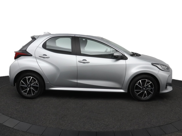 Toyota Yaris - 1.5 Hybrid Dynamic 13