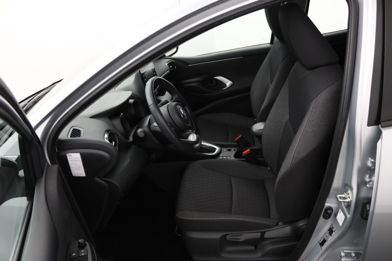 Toyota Yaris - 1.5 Hybrid Dynamic 17