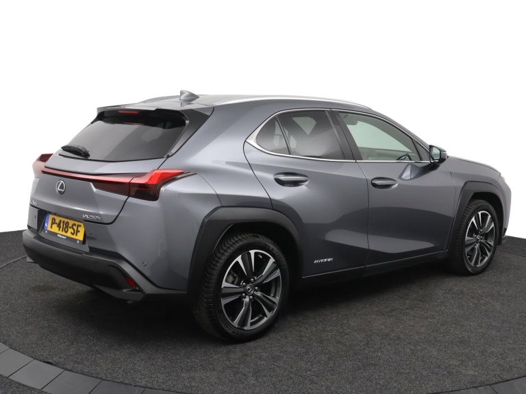 Lexus UX - 250h Preference Line 2