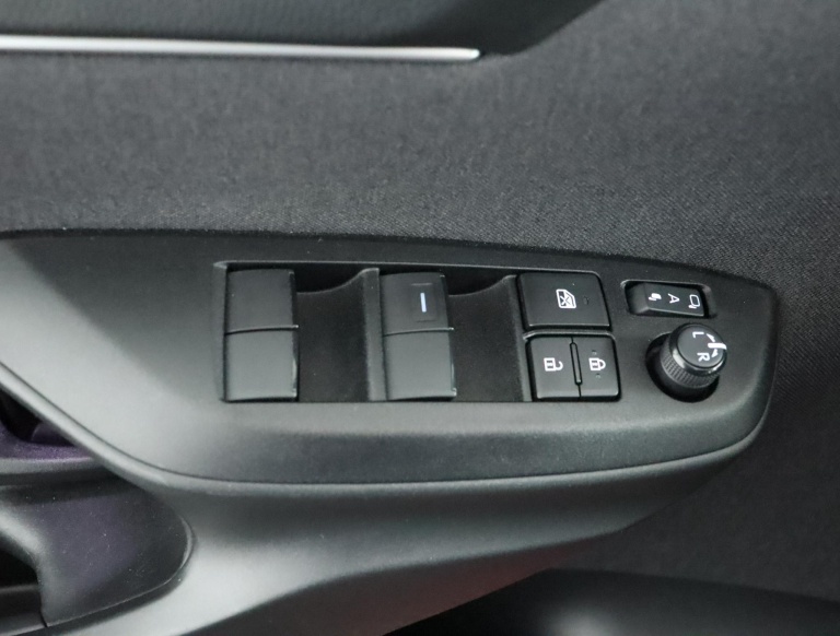 Toyota Yaris - 1.5 Hybrid 130 Executive 27