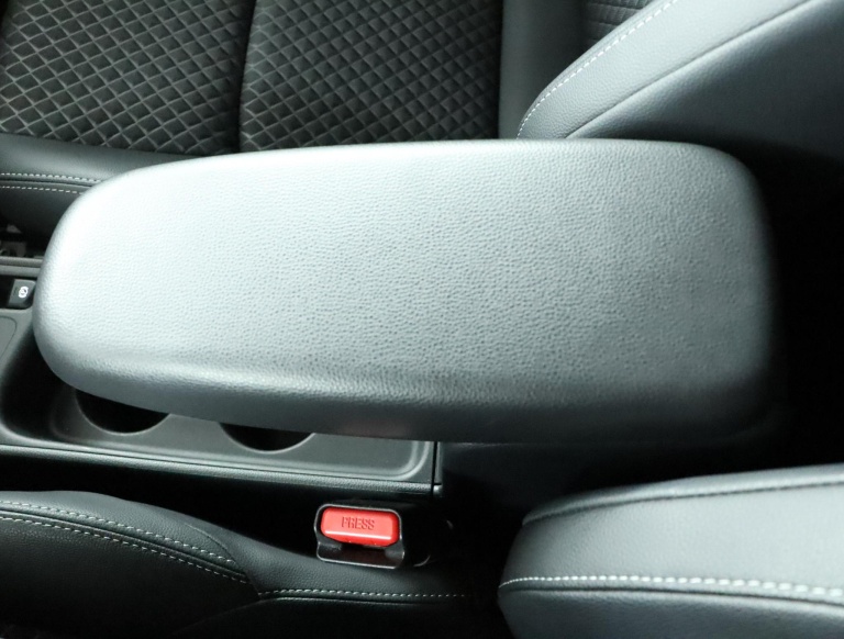 Toyota Yaris - 1.5 Hybrid 130 Executive 47