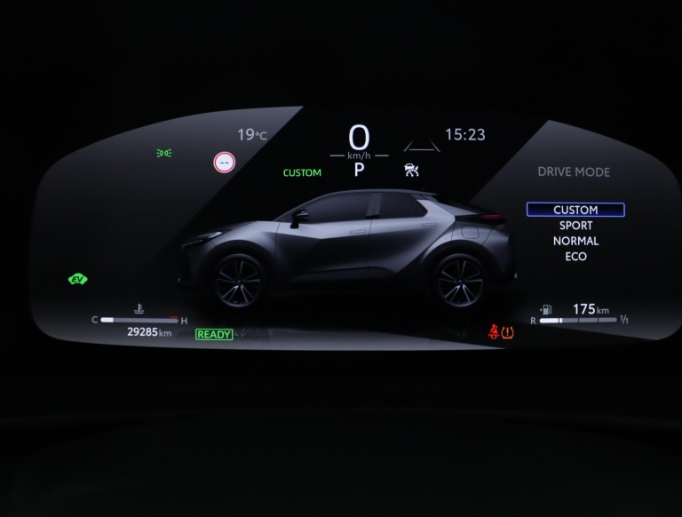 Toyota C-HR - 1.8 Hybrid 140 Dynamic 52