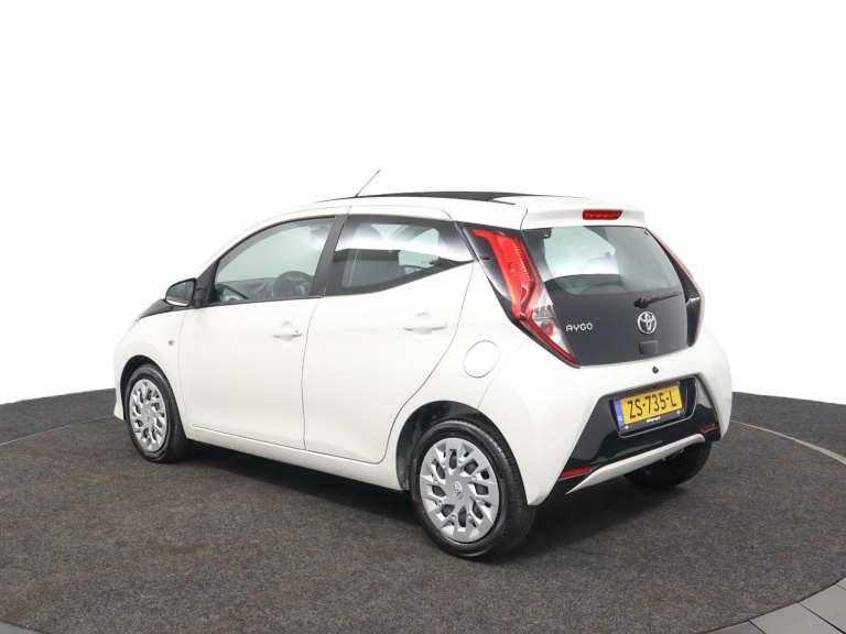 Toyota Aygo - 1.0 VVT-i x-play 12