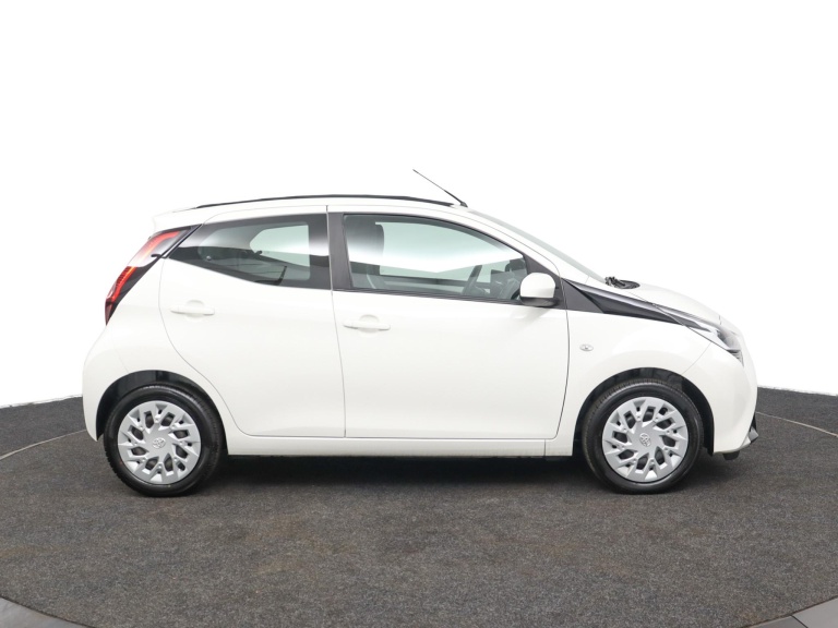 Toyota Aygo - 1.0 VVT-i x-play 13