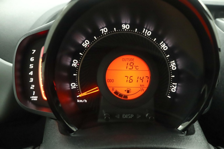 Toyota Aygo - 1.0 VVT-i x-play 6