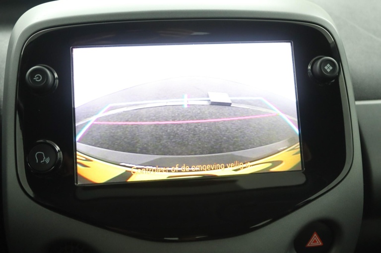 Toyota Aygo - 1.0 VVT-i x-play 9