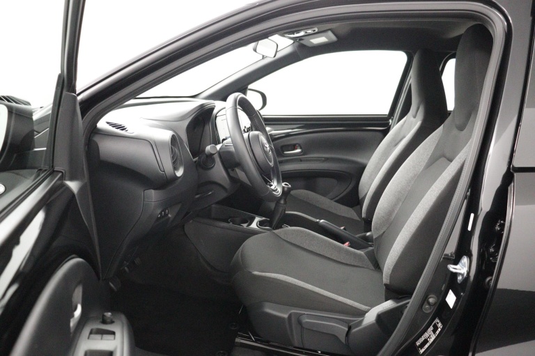 Toyota Aygo X - 1.0 VVT-i MT Play 17