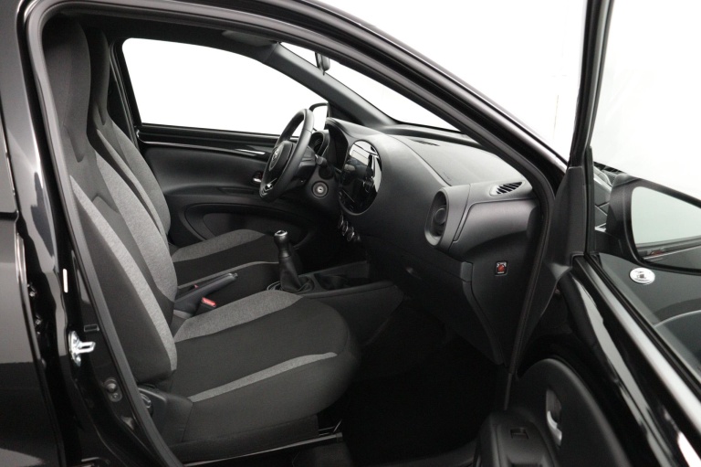 Toyota Aygo X - 1.0 VVT-i MT Play 19