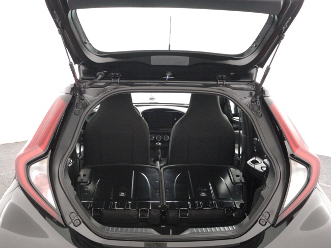 Toyota Aygo X - 1.0 VVT-i MT Play