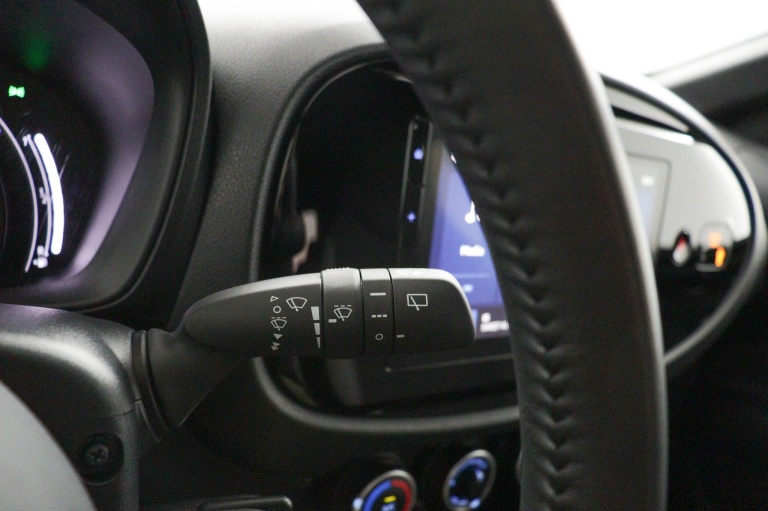 Toyota Aygo X - 1.0 VVT-i MT Play 30