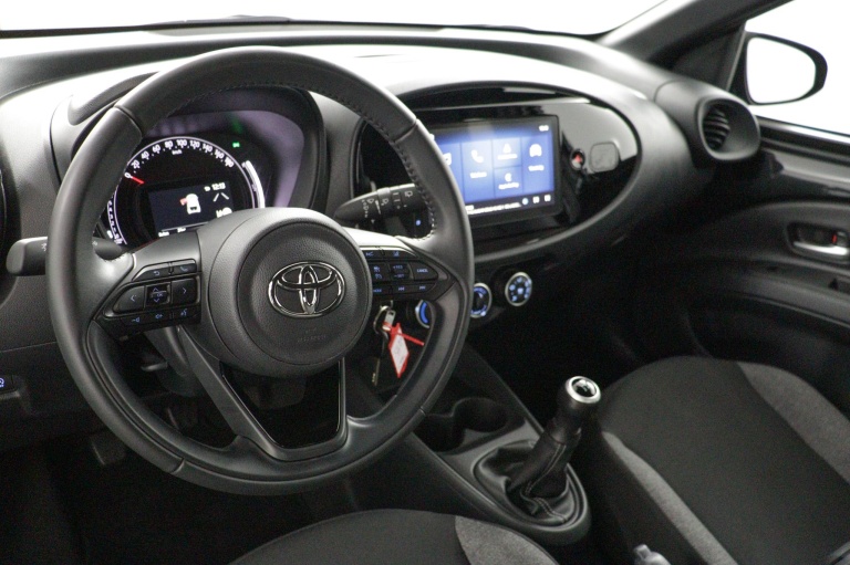 Toyota Aygo X - 1.0 VVT-i MT Play 38
