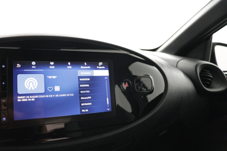 Toyota Aygo X - 1.0 VVT-i MT Play 8