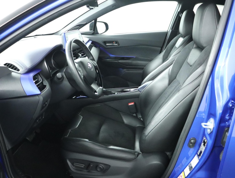 Toyota C-HR - 2.0 Hybrid Bi-Tone 17