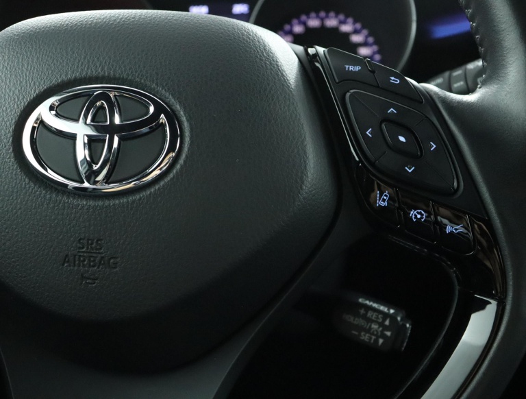 Toyota C-HR - 2.0 Hybrid Bi-Tone 21
