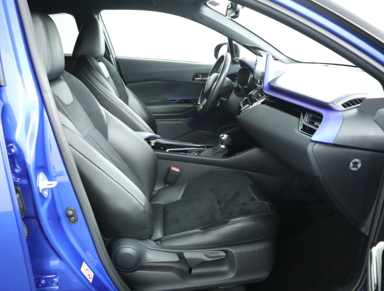 Toyota C-HR - 2.0 Hybrid Bi-Tone 22