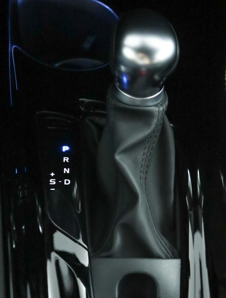 Toyota C-HR - 2.0 Hybrid Bi-Tone 27