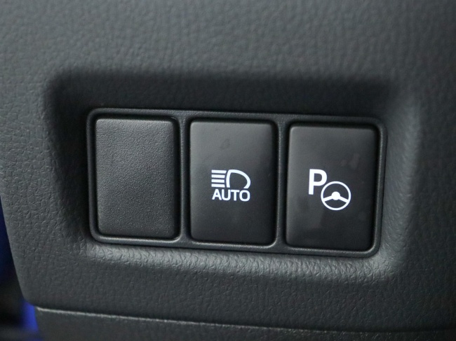 Toyota C-HR - 2.0 Hybrid Bi-Tone