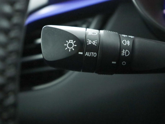 Toyota C-HR - 2.0 Hybrid Bi-Tone