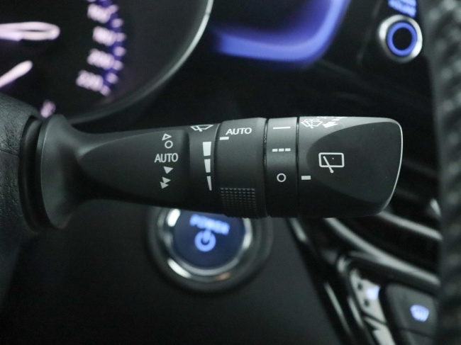 Toyota C-HR - 2.0 Hybrid Bi-Tone