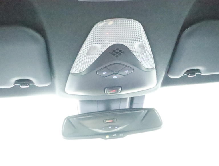 Toyota C-HR - 2.0 Hybrid Bi-Tone 34
