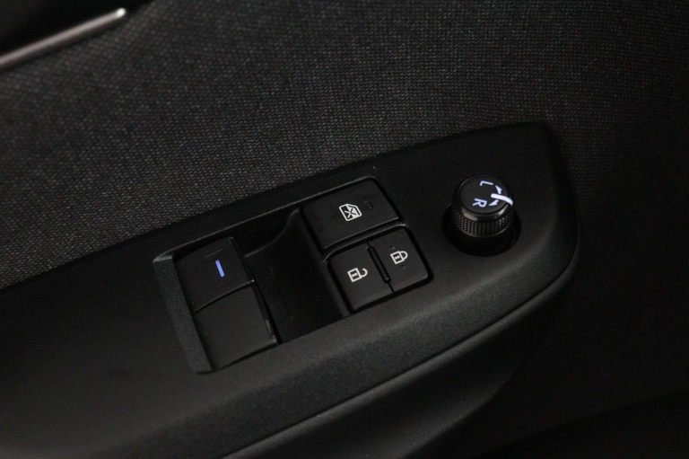 Toyota Yaris - 1.5 Hybrid Active 27