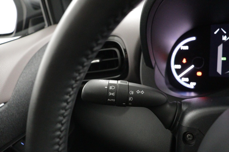 Toyota Yaris Cross - 1.5 Hybrid Executive Limited 31