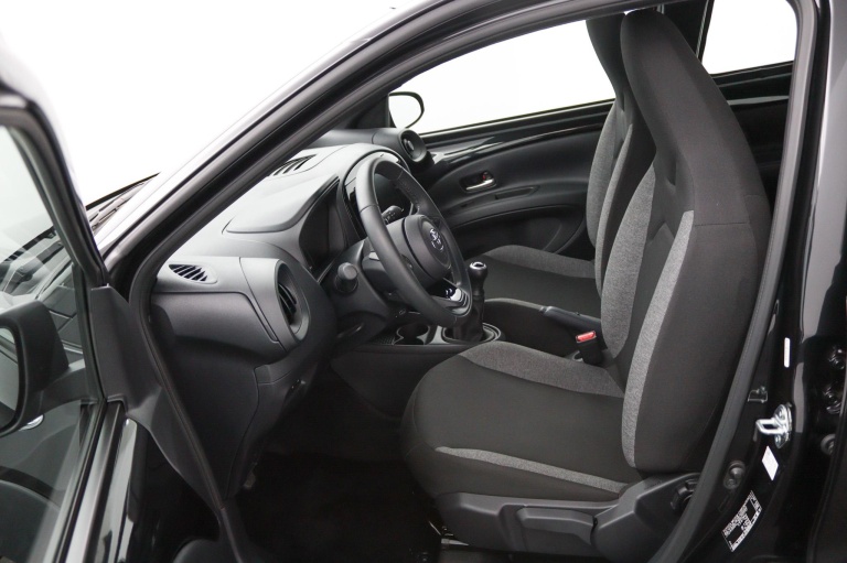 Toyota Aygo X - 1.0 VVT-i MT Play 17