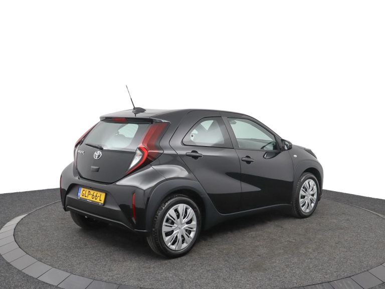 Toyota Aygo X - 1.0 VVT-i MT Play 2