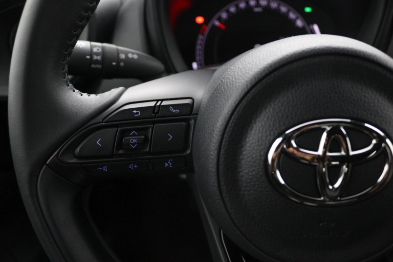 Toyota Aygo X - 1.0 VVT-i MT Play 36