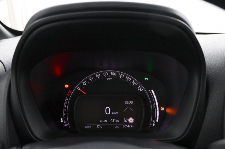 Toyota Aygo X - 1.0 VVT-i MT Play 6