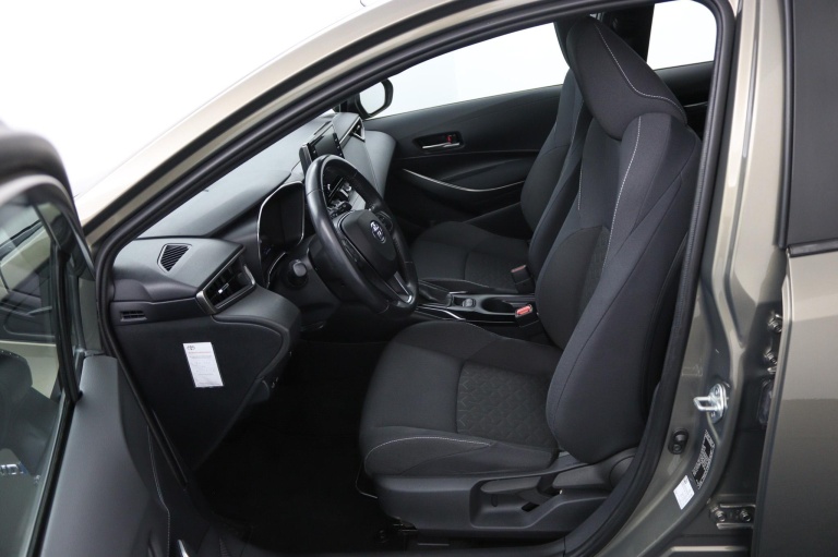 Toyota Corolla Touring Sports - 1.8 Hybrid 17