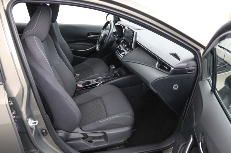 Toyota Corolla Touring Sports - 1.8 Hybrid 22