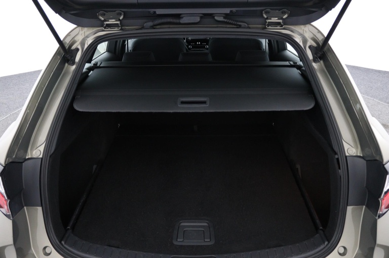 Toyota Corolla Touring Sports - 1.8 Hybrid 23