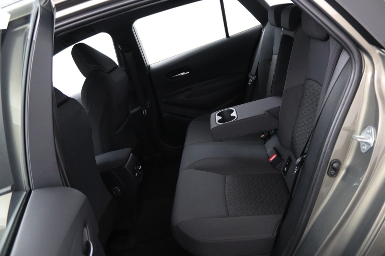 Toyota Corolla Touring Sports - 1.8 Hybrid 37