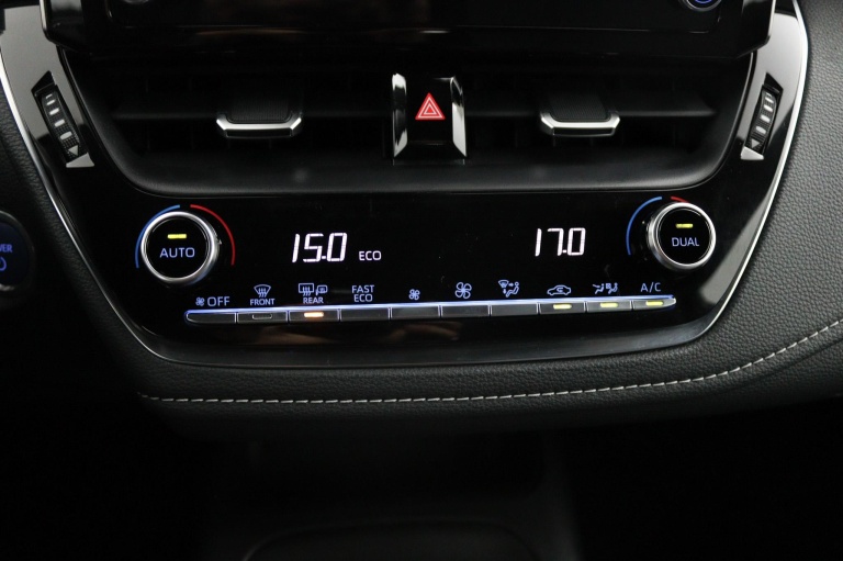 Toyota Corolla Touring Sports - 1.8 Hybrid 7