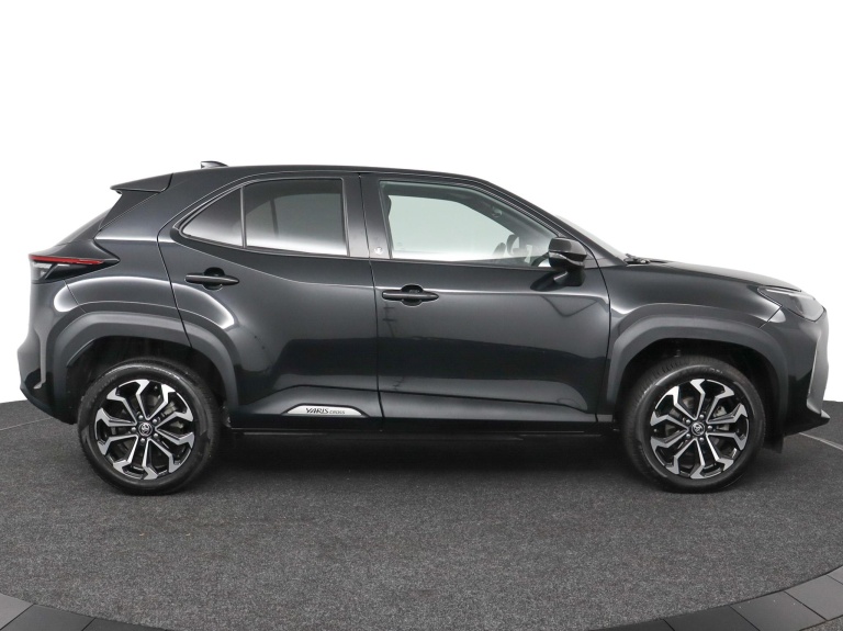 Toyota Yaris Cross - 1.5 Hybrid Business Plus 13
