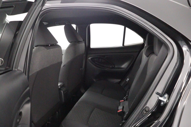 Toyota Yaris Cross - 1.5 Hybrid Business Plus 18