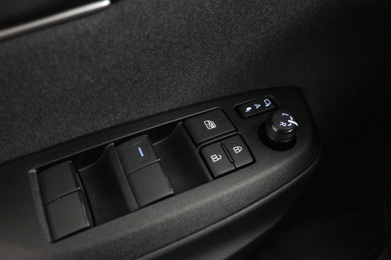 Toyota Yaris Cross - 1.5 Hybrid Business Plus 27