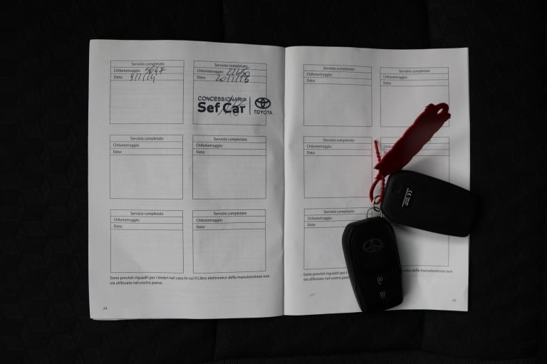 Toyota Yaris - 1.5 Hybrid 115 Special Edition 11