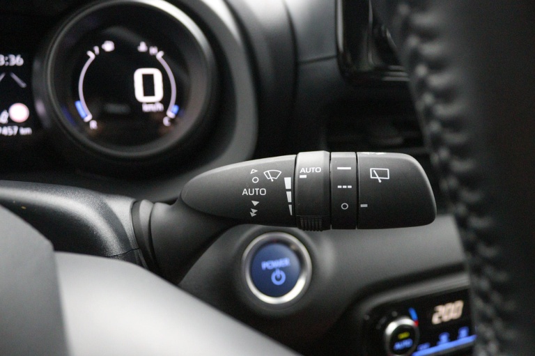 Toyota Yaris - 1.5 Hybrid 115 Special Edition 32