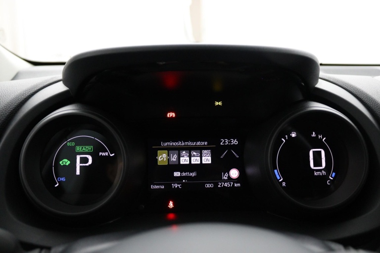 Toyota Yaris - 1.5 Hybrid 115 Special Edition 6