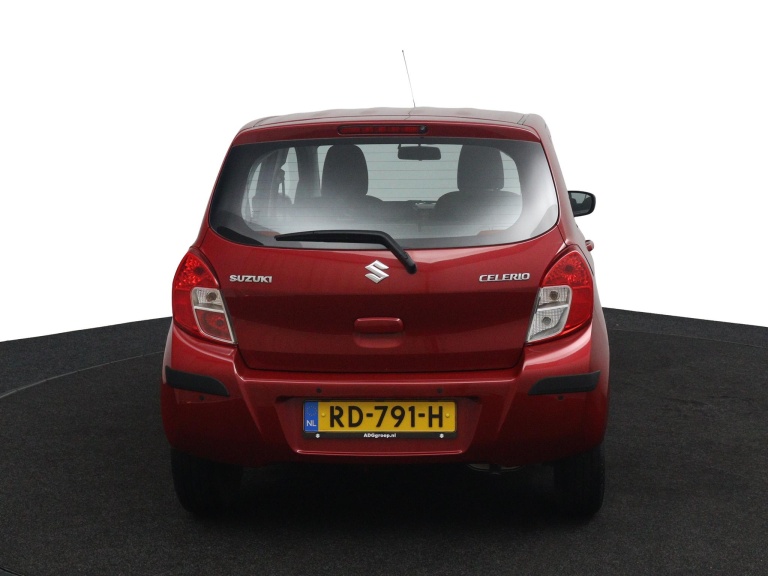 Suzuki Celerio - 1.0 Dynamic 8