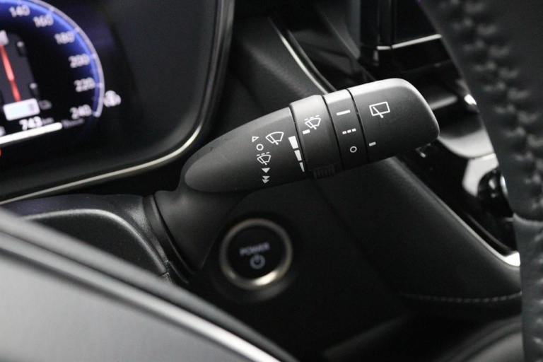 Toyota Corolla Touring Sports - Hybrid 140 29