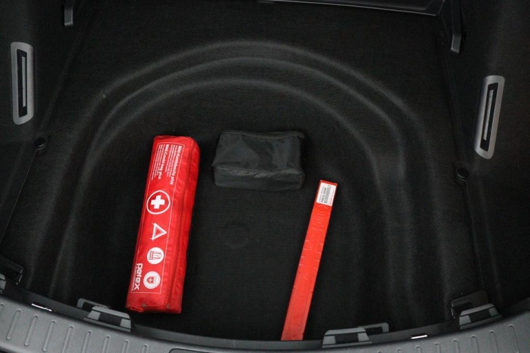 Toyota Corolla Touring Sports - Hybrid 140 31