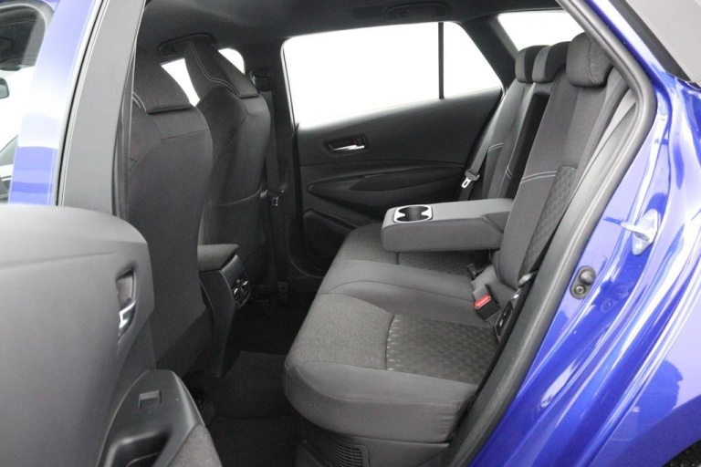 Toyota Corolla Touring Sports - Hybrid 140 38