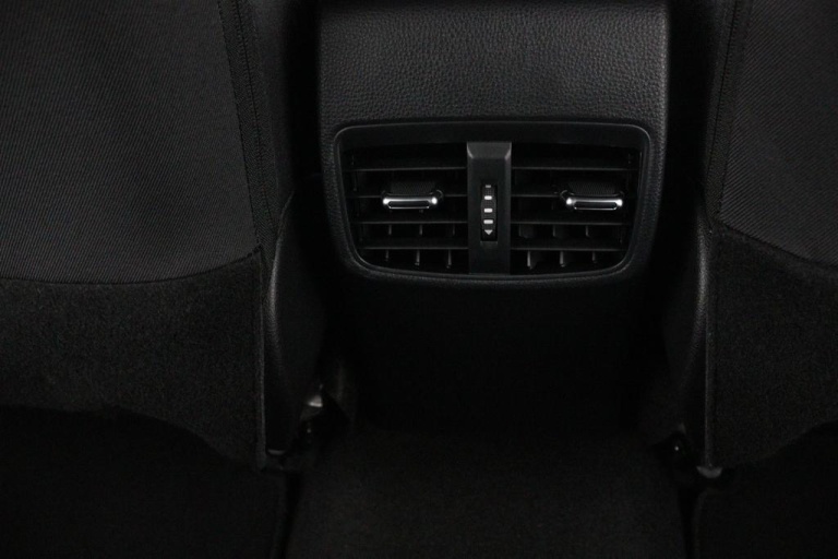 Toyota Corolla Touring Sports - Hybrid 140 39