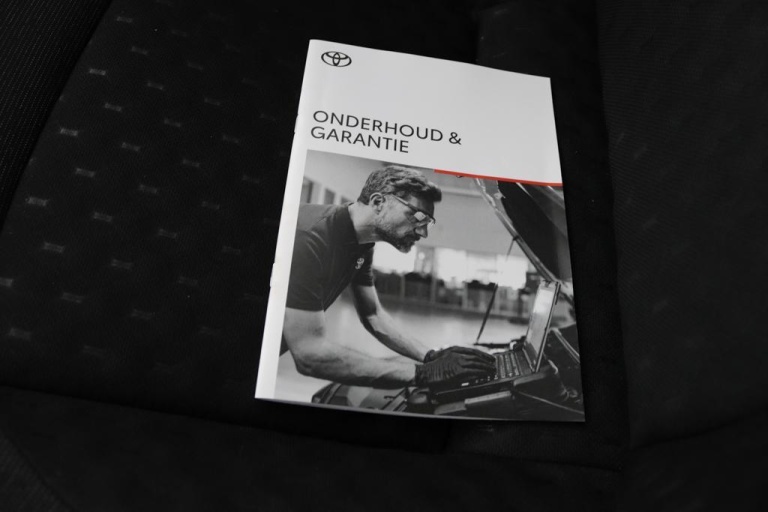 Toyota Corolla Touring Sports - Hybrid 140 44