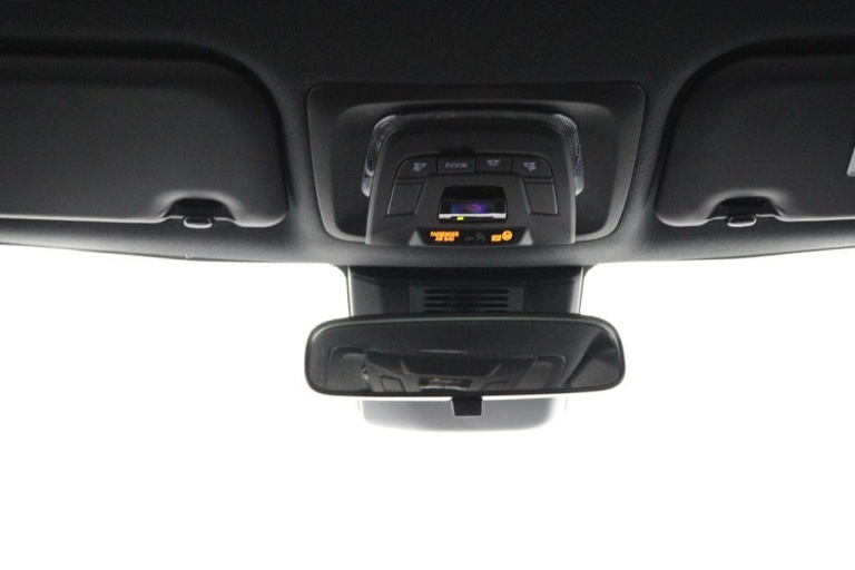 Toyota Corolla TS - Hybrid 140 29