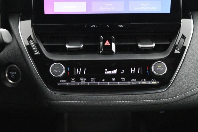 Toyota Corolla TS - Hybrid 140 6