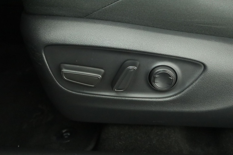 Toyota RAV4 - 2.5 Plug-in Hybrid AWD Dynamic 39